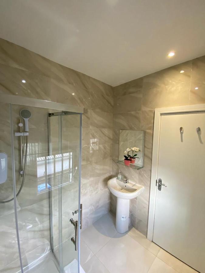 Holloway Suites - Next To Emirates Stadium - Private Bathroom - Shared Kitchen ロンドン エクステリア 写真