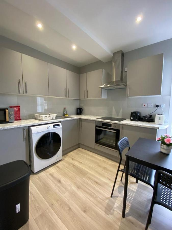 Holloway Suites - Next To Emirates Stadium - Private Bathroom - Shared Kitchen ロンドン エクステリア 写真