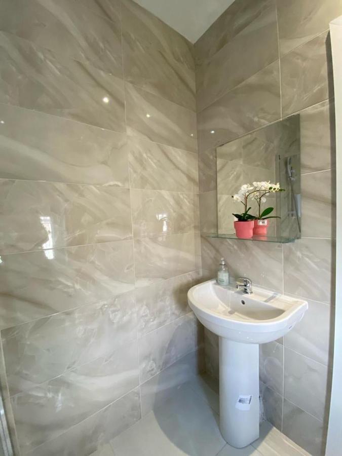 Holloway Suites - Next To Emirates Stadium - Private Bathroom - Shared Kitchen ロンドン エクステリア 写真